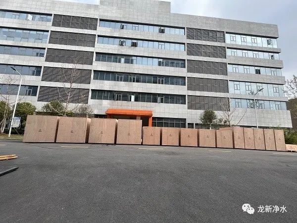 走出國(guó)門(mén)！龍新高品質(zhì)純水設(shè)備出口非洲！